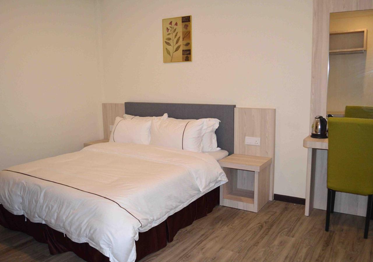 טלוק אינטן Angsoka Hotel מראה חיצוני תמונה