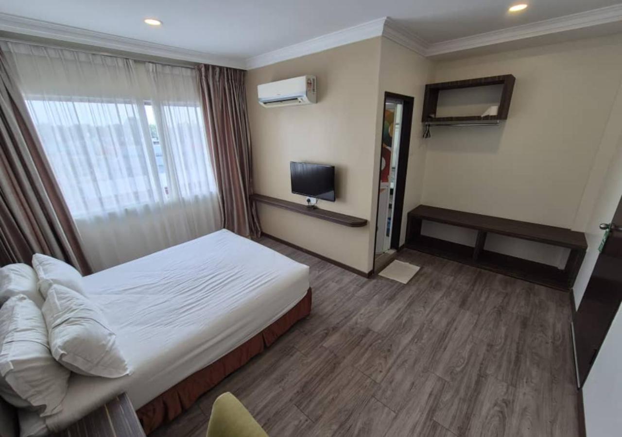 טלוק אינטן Angsoka Hotel מראה חיצוני תמונה