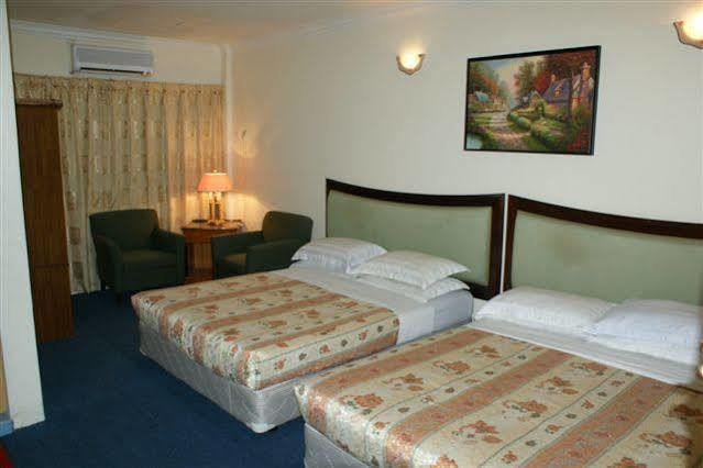 טלוק אינטן Angsoka Hotel מראה חיצוני תמונה