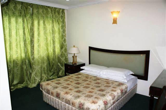 טלוק אינטן Angsoka Hotel מראה חיצוני תמונה