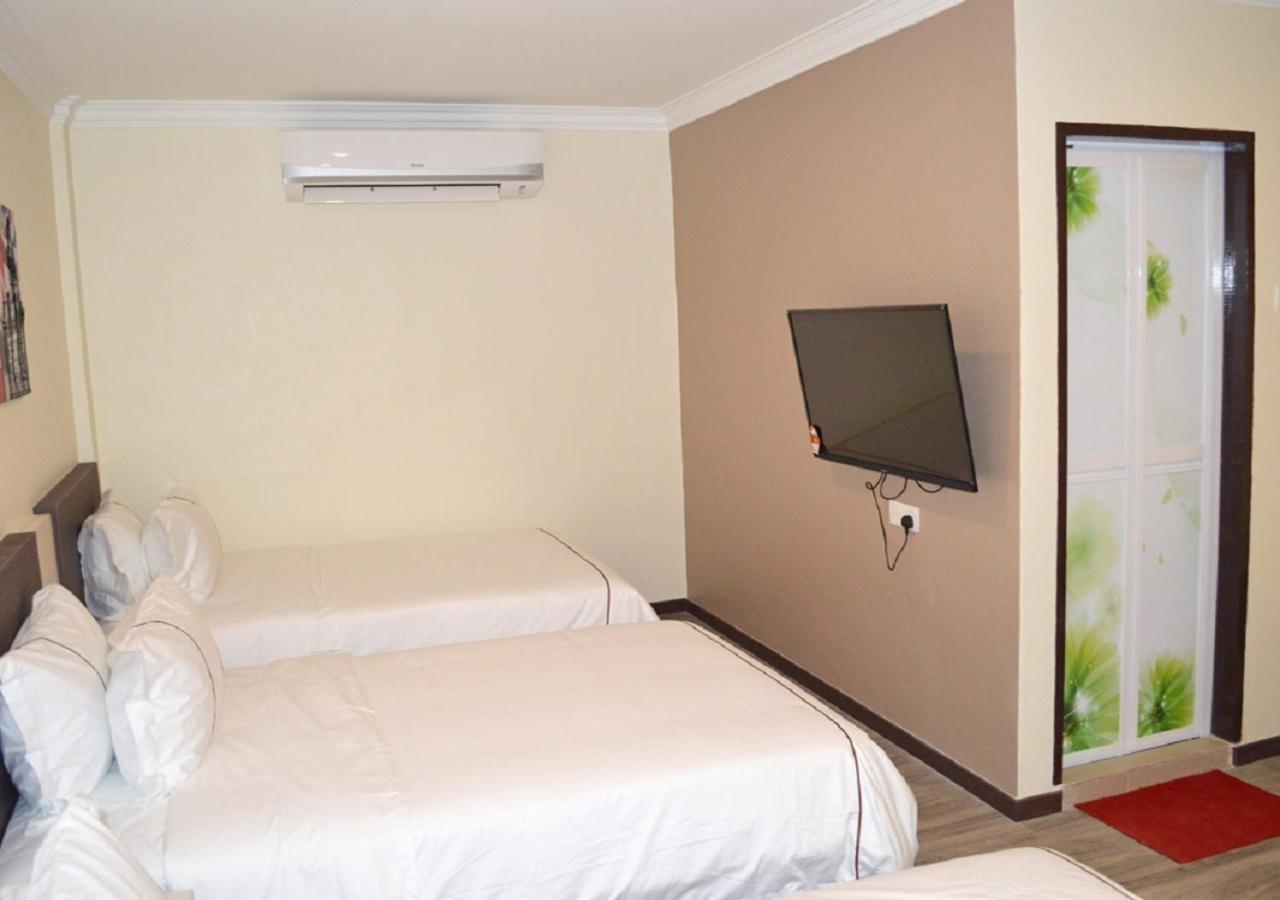 טלוק אינטן Angsoka Hotel מראה חיצוני תמונה